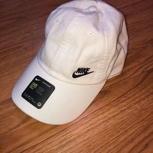 BRAND NEW Nike hat